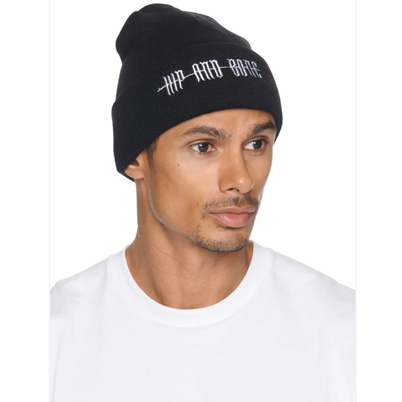 Unisex Hip and Bone Black Smiley Roll-Up Beanie NWT - Picture 2 of 4